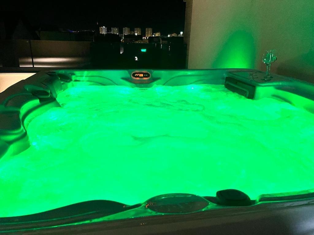 Ferienwohnung Olive Oasis Penthouse With Jacuzzi Zadar Exterior foto
