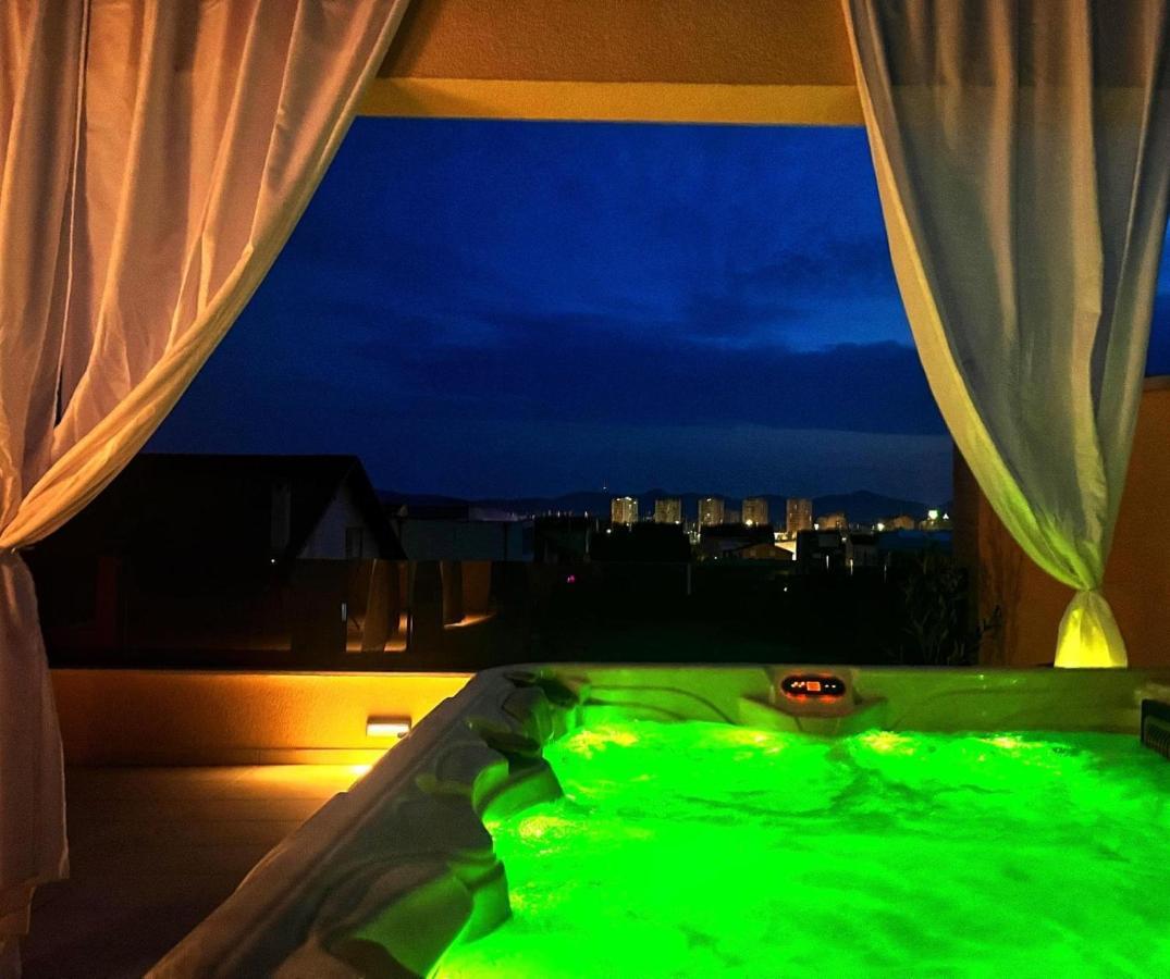 Ferienwohnung Olive Oasis Penthouse With Jacuzzi Zadar Exterior foto